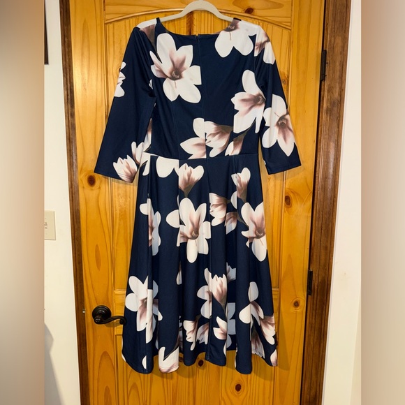 Floral Navy 3/4 Sleeve Dress - Picture 5 of 6